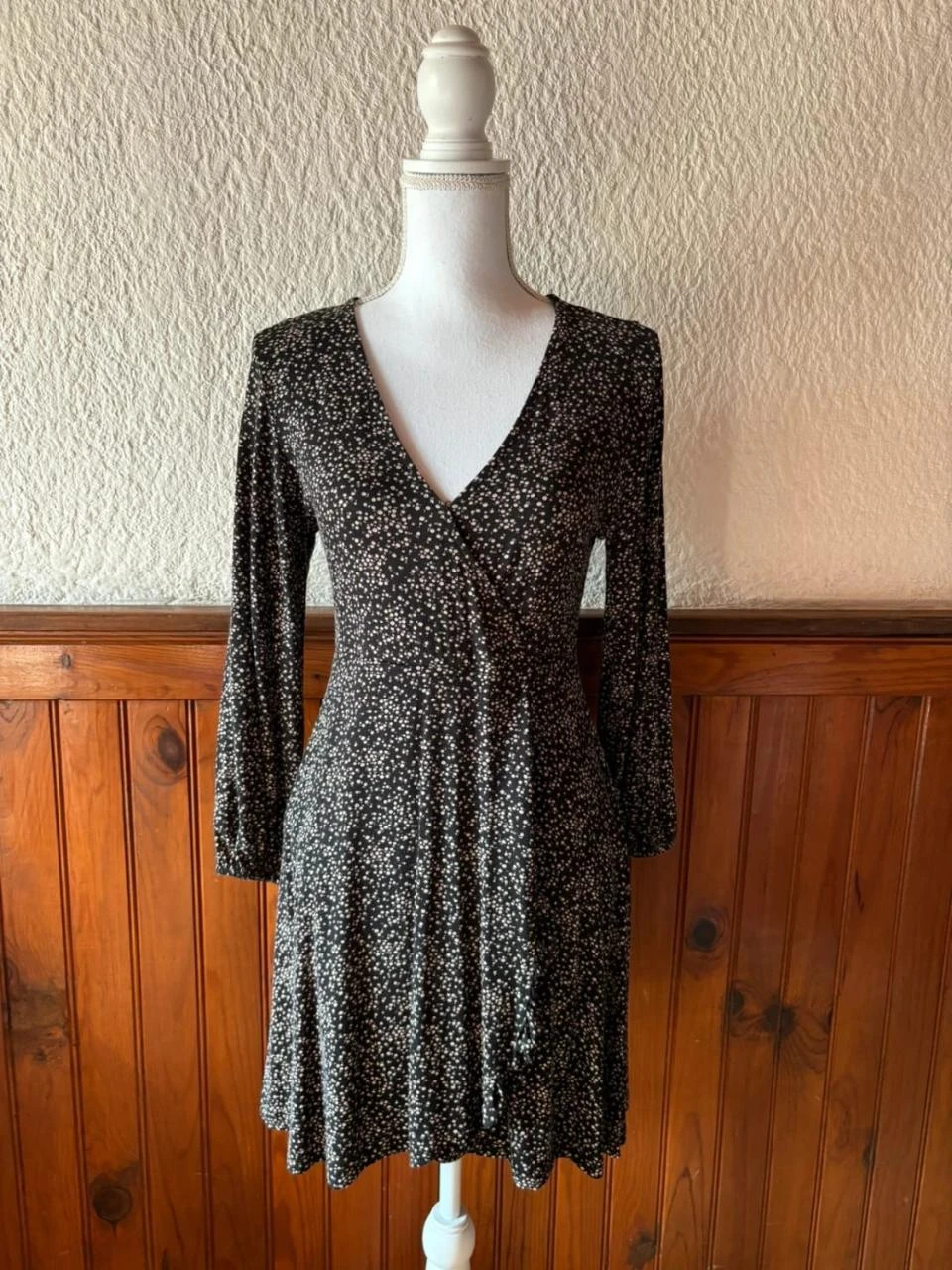 Superbe Robe Portefeuille Noire Motifs Fleuris - Pull & Bear - Taille M / 38